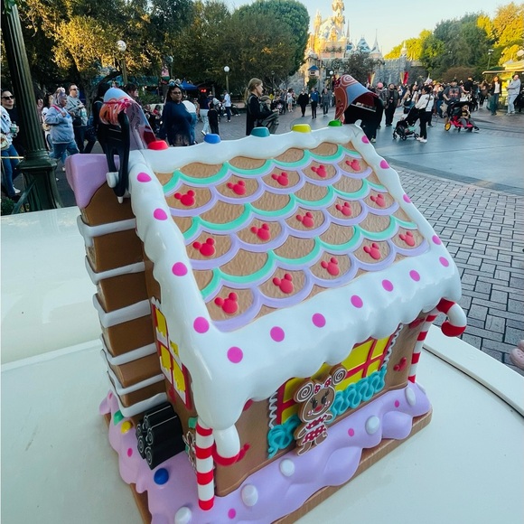 Disney Parks Mickey & Minnie Holiday Gingerbread House Popcorn Bucket SO… - Picture 4 of 7